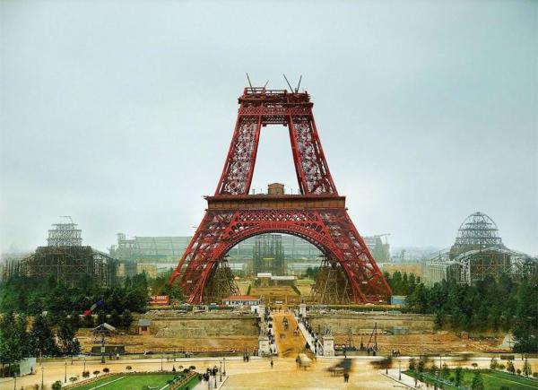 Get an Eiffel of this! The Eiffel Tower Time-lapse